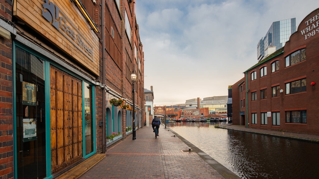 Bullring Shopping Centre which includes a river or creek