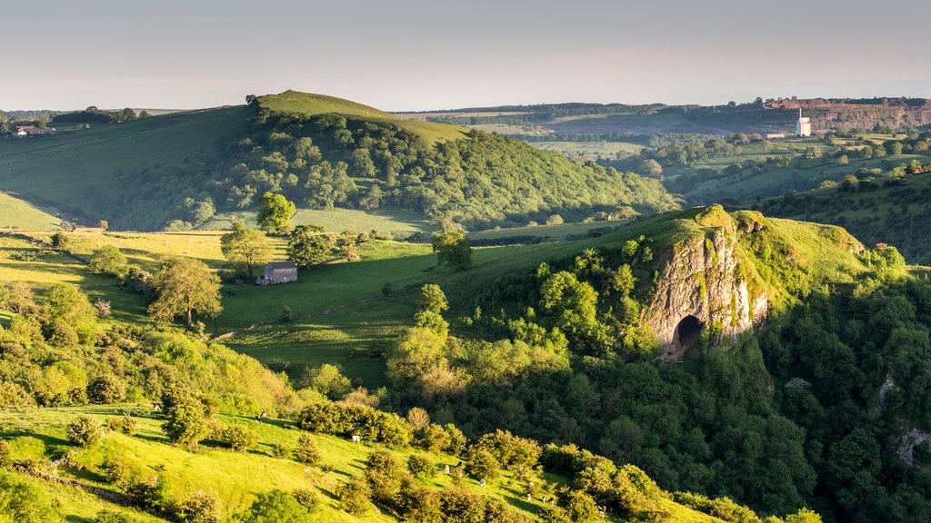 Peak District showing tranquil scenes and landscape views