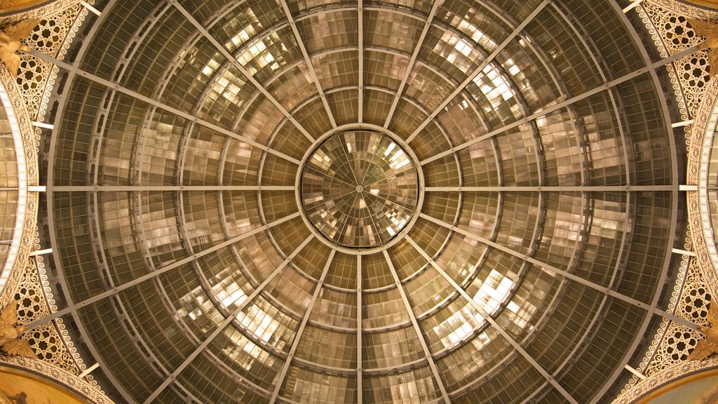 Galleria Vittorio Emanuele II showing interior views