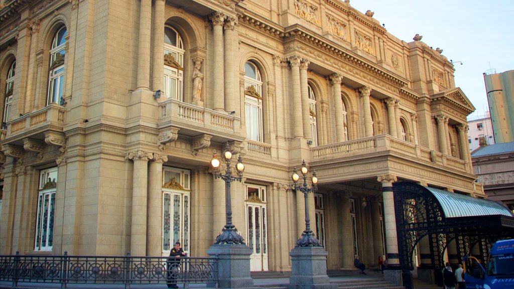 Teatro Colon which includes heritage architecture