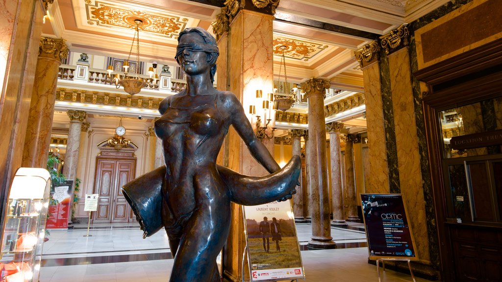 Casino de Montecarlo mostrando vistas de interior, una estatua o escultura y elementos patrimoniales