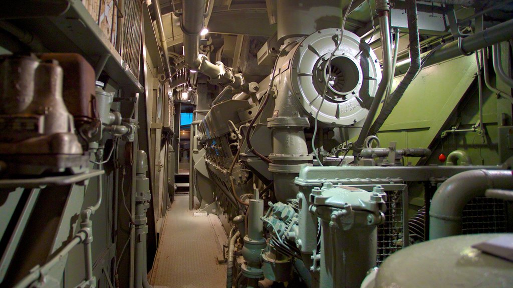 Museo Ferroviario Canadiense ofreciendo vistas interiores y artículos de ferrocarril