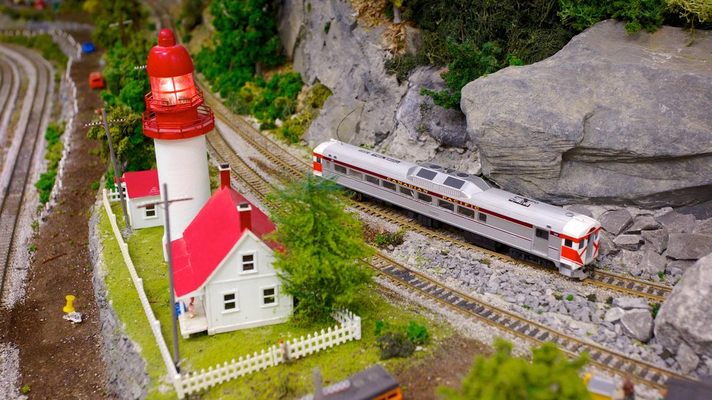 Museo Ferroviario Canadiense que incluye artículos ferroviarios y vista interna