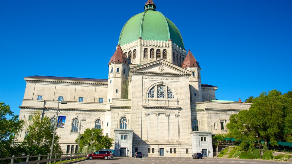 Saint Joseph\'s Oratory which includes religious elements, heritage elements and street scenes