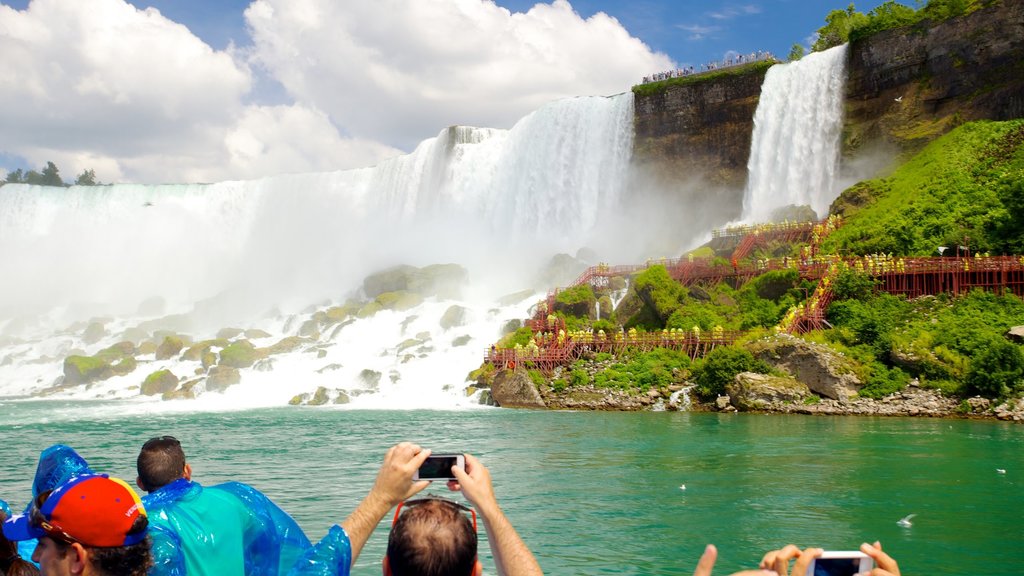 Maid of the Mist showing a cascade