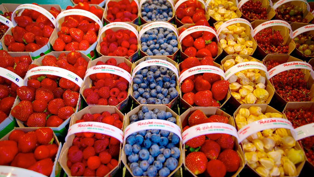 Jean-Talon Market showing markets and food