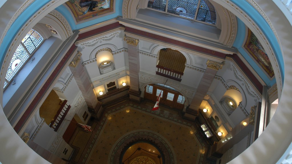 Parlamento de la Columbia Británica mostrando vistas interiores, un edificio administrativo y patrimonio de arquitectura