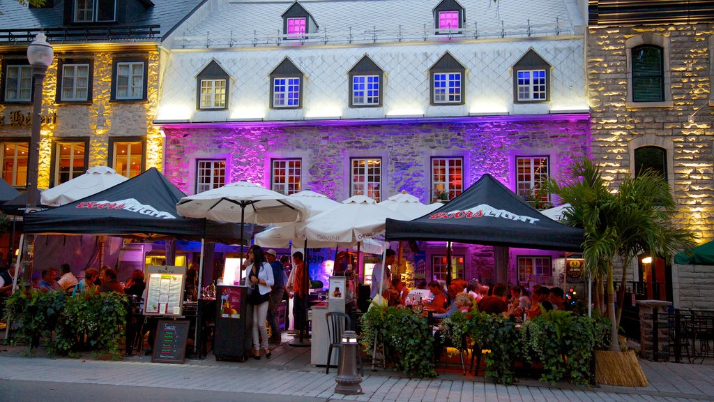 Grande Allée montrant scènes de soirée, scènes de rue et repas à l’extérieur