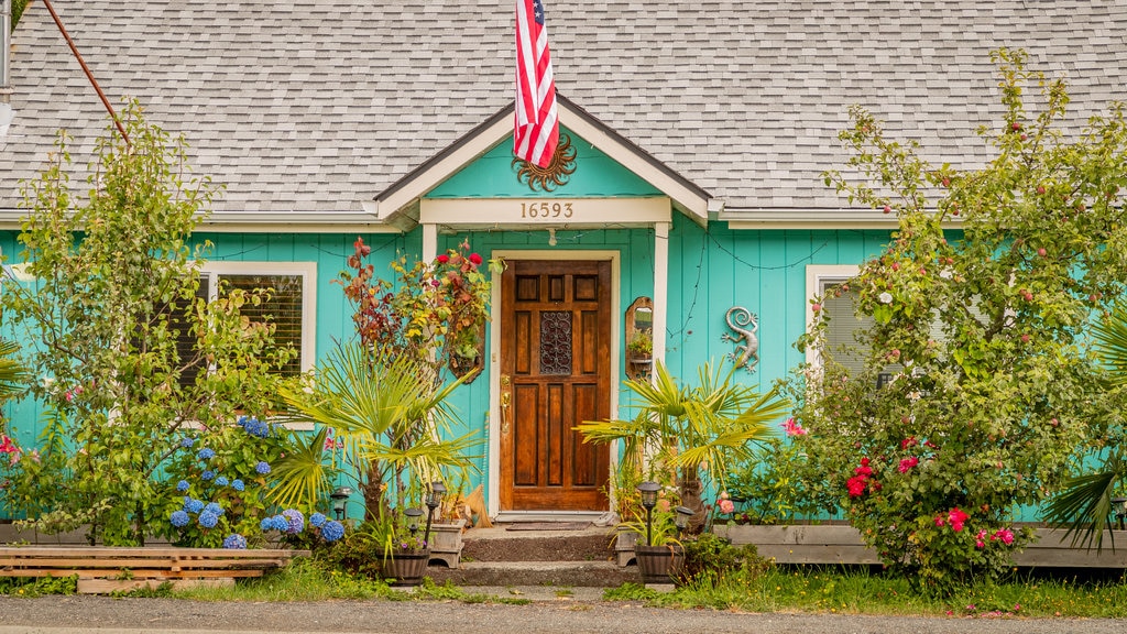 Bahía Clallam que incluye una casa