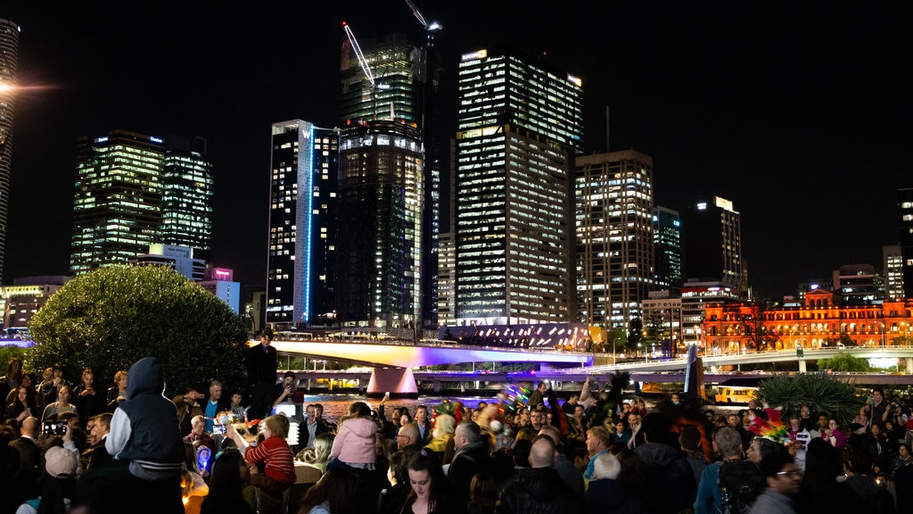 South Bank Parklands showing night scenes, nightlife and a city