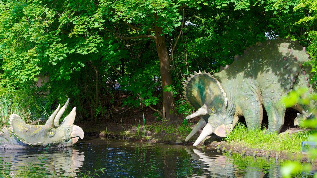 Hagenbeck Zoo showing a statue or sculpture and zoo animals