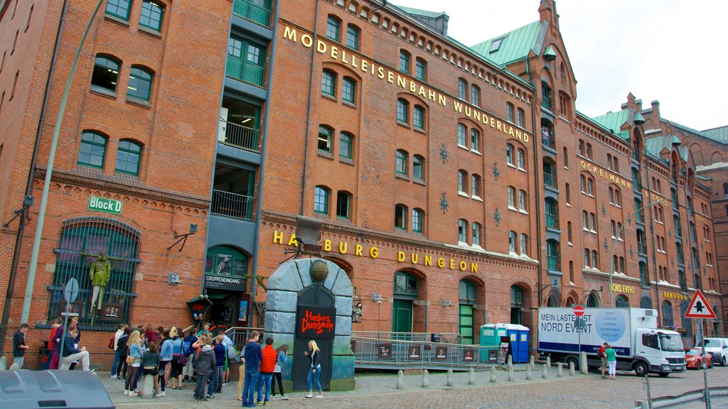 Hamburg Dungeon showing signage and a city