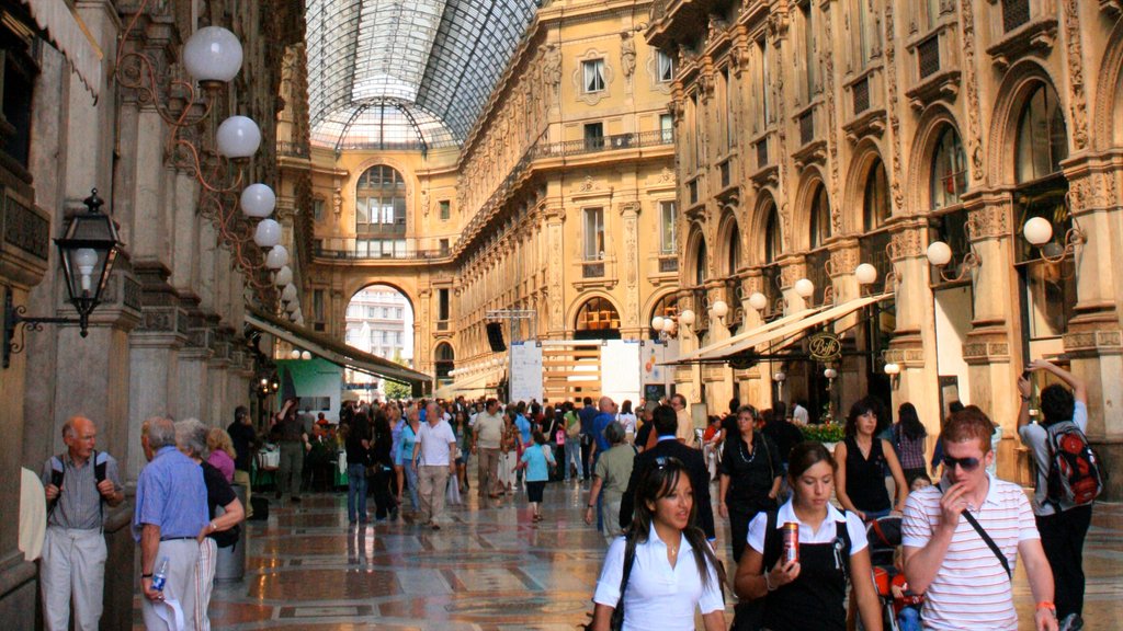 Galleria Vittorio Emanuele II showing heritage architecture, shopping and interior views