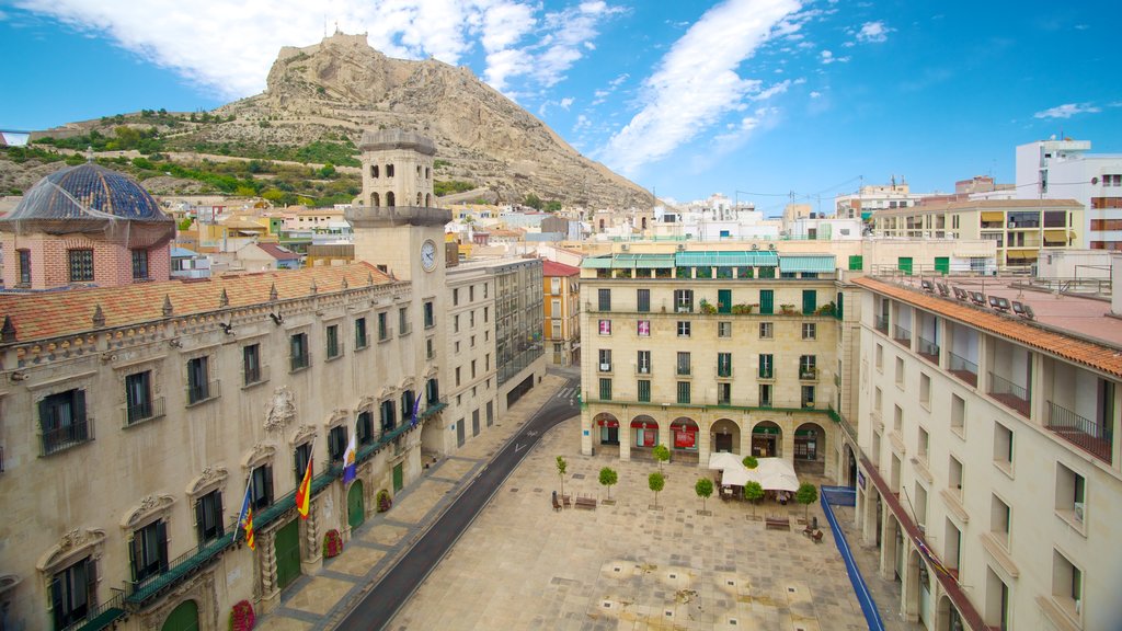 Rathaus von Alicante welches beinhaltet Stadt, Platz oder Plaza und historische Architektur