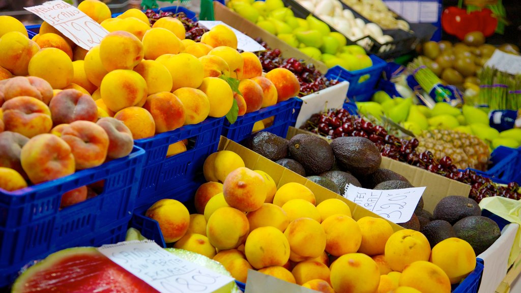 Central Market showing food and markets