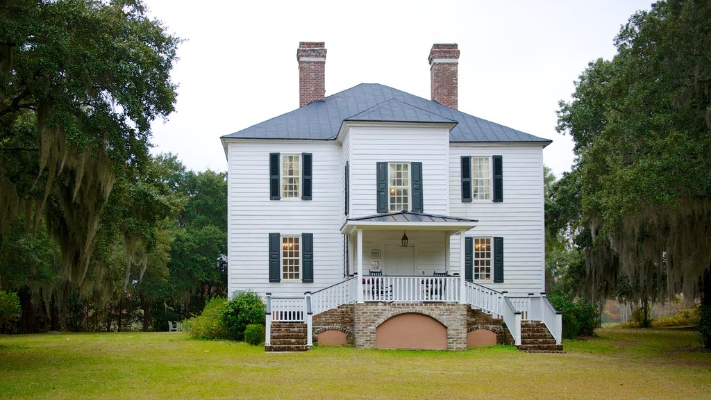 Hopsewee Plantation showing a house and heritage elements