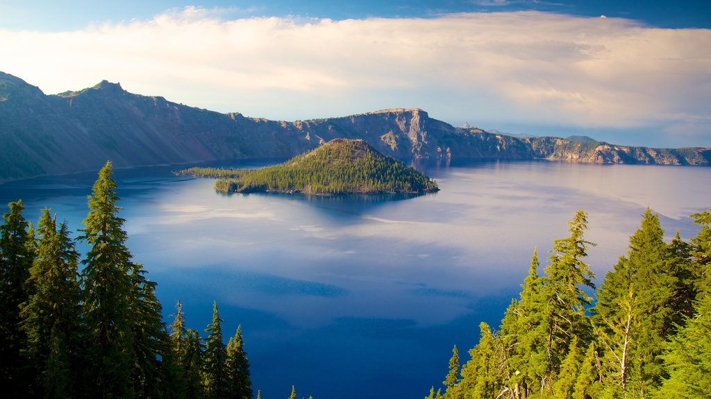 Crater Lake National Park which includes a lake or waterhole, landscape views and island views