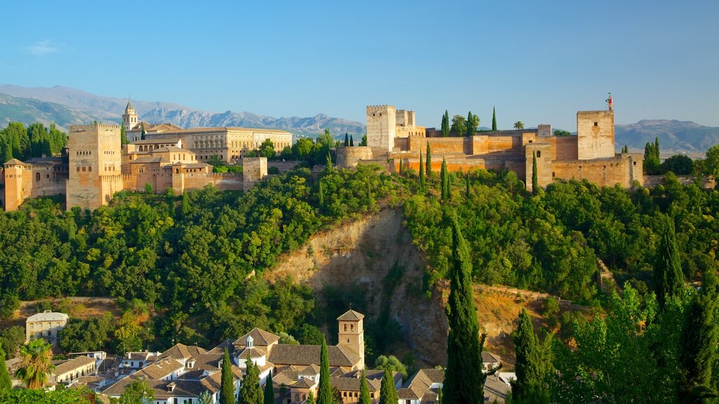 Mirador de San Nicolas featuring a castle and heritage architecture