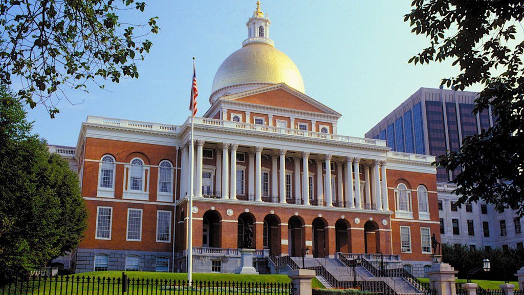 Massachusetts State House showing an administrative building and heritage architecture