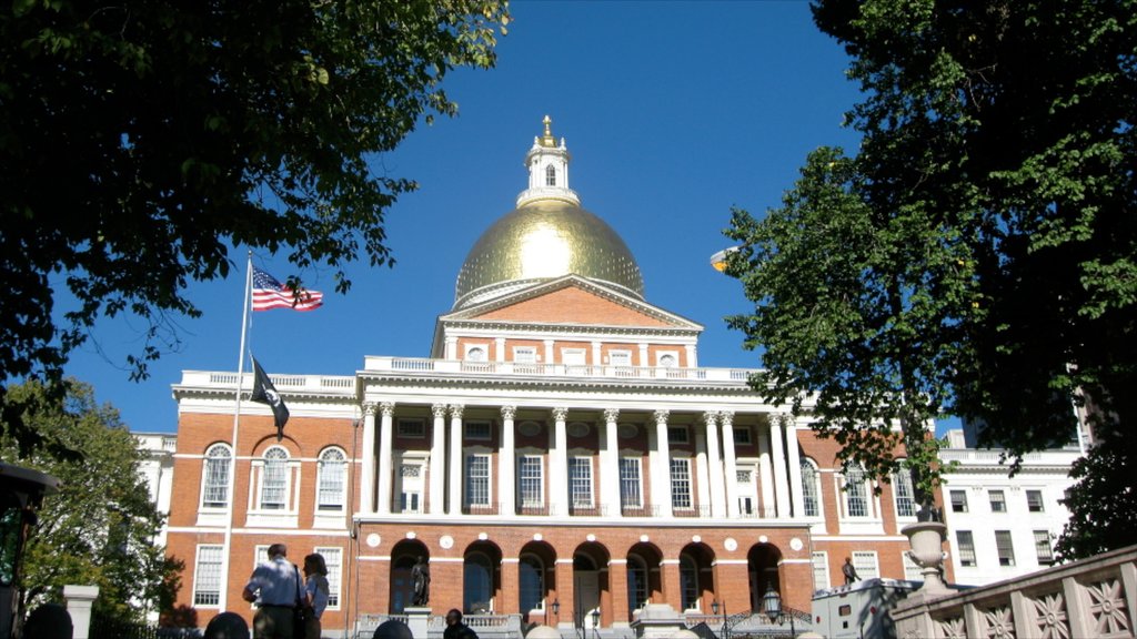 Massachusetts statshus som inkluderer administrativ bygning og historisk arkitektur