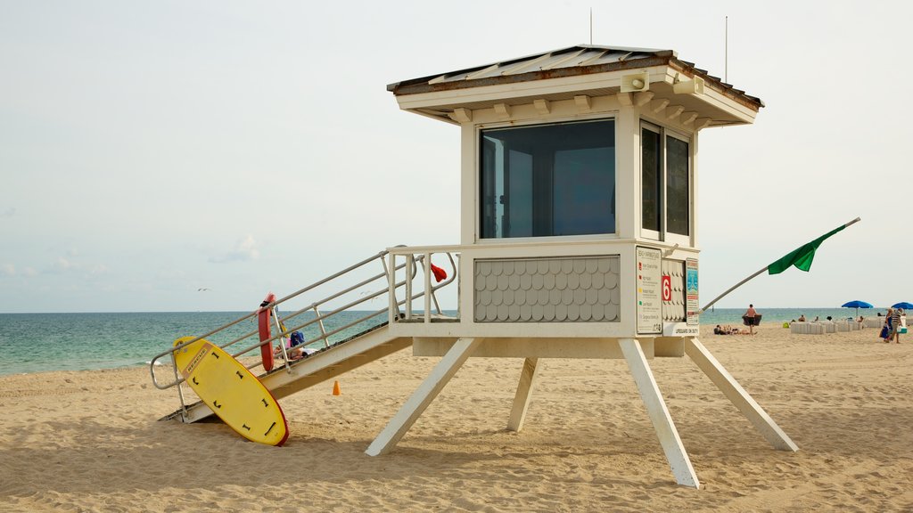 Fort Lauderdale Beach og byder på en strand