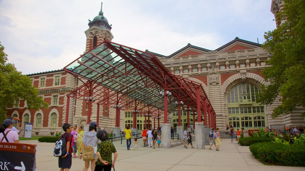 Ellis Island som omfatter historiske bygningsværker