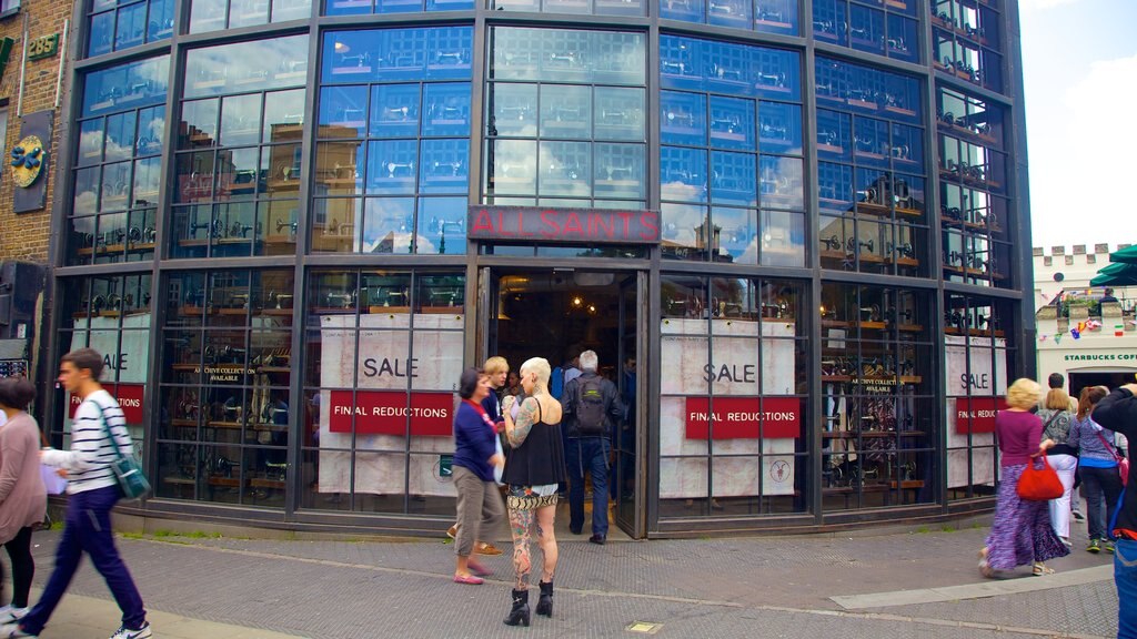 Camden Town showing shopping and modern architecture