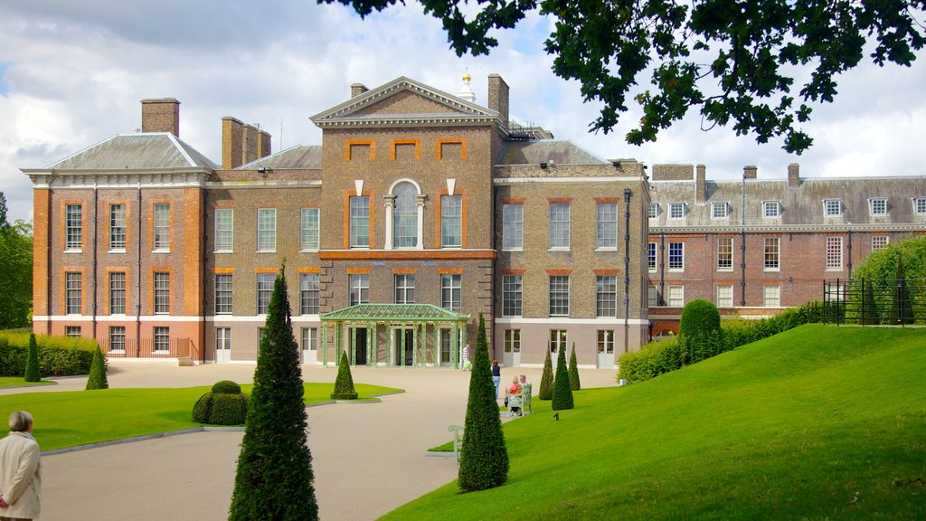 Kensington Palace que incluye jardín, un castillo y arquitectura patrimonial