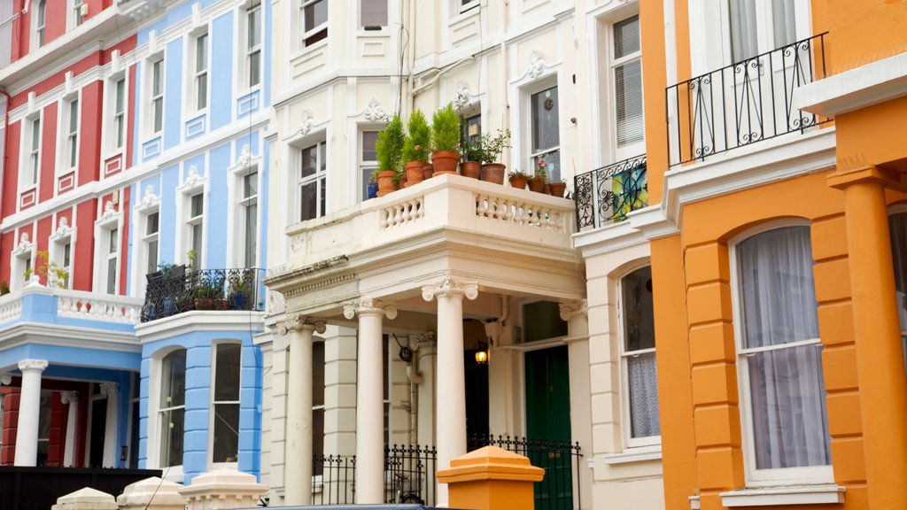 Notting Hill ofreciendo patrimonio de arquitectura, una casa y una ciudad