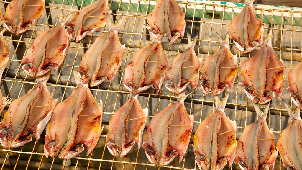 Tai O Village showing food