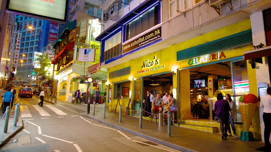 Soho que incluye escenas nocturnas, compras y una ciudad