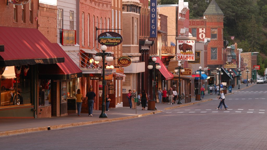 Deadwood which includes a small town or village and street scenes