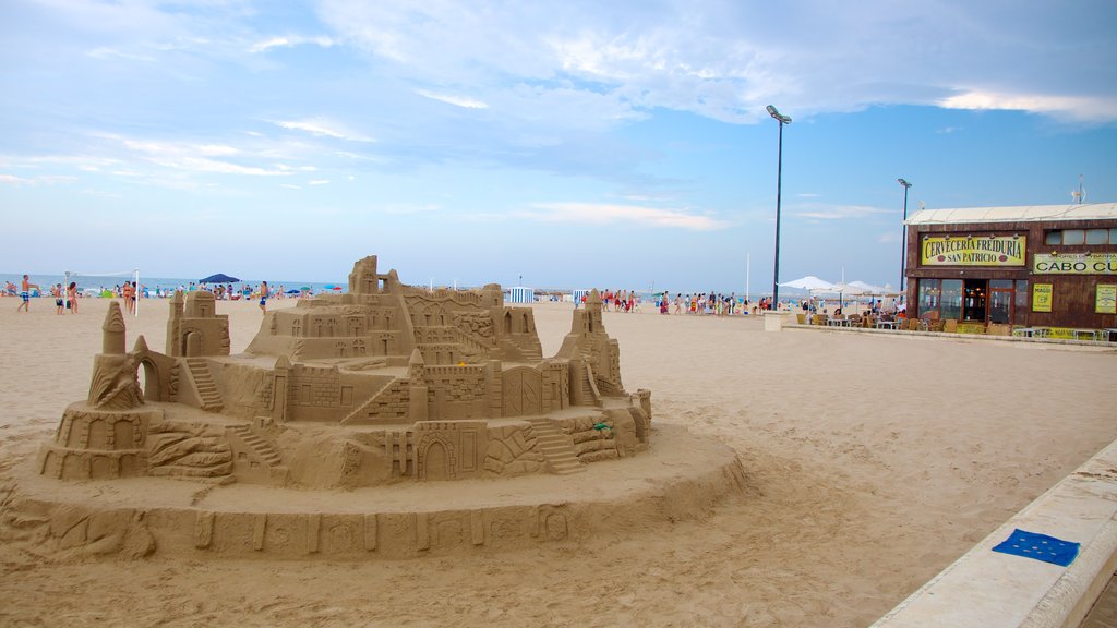 Playa de la Malvarrosa toont een zandstrand