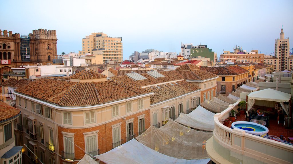 Malaga Historic Centre qui includes patrimoine architectural et ville