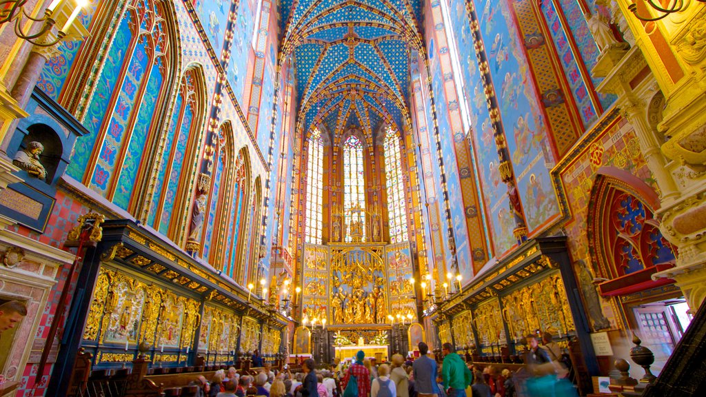 St. Mary\'s Basilica mostrando elementos religiosos, elementos de patrimônio e vistas internas