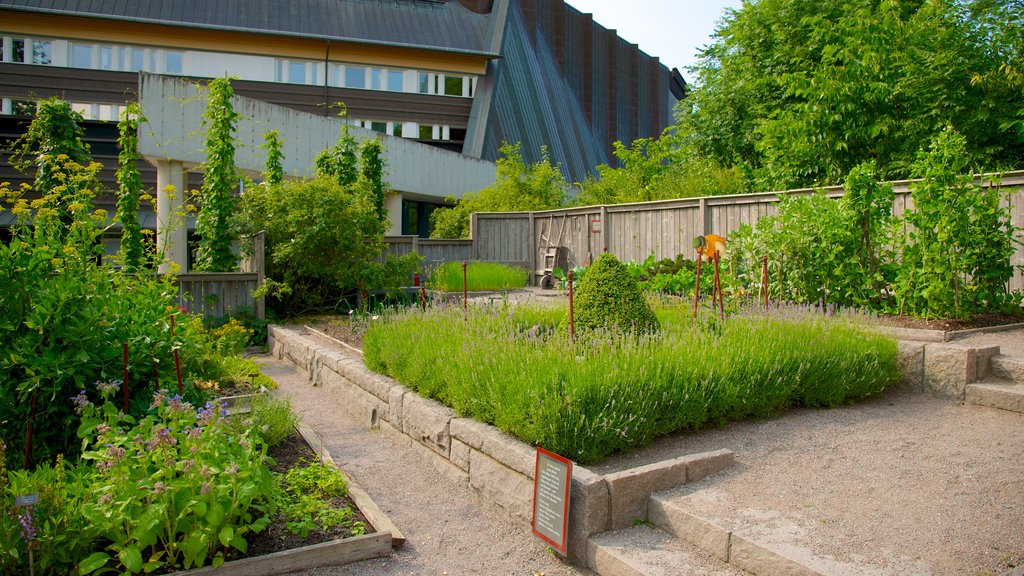 Vasa Museum featuring a garden