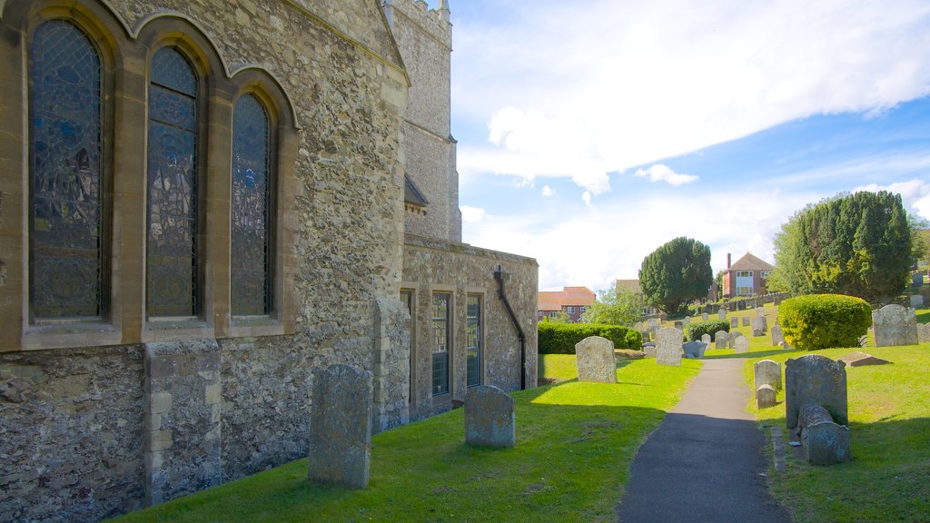 Hythe showing religious aspects, a cemetery and heritage elements