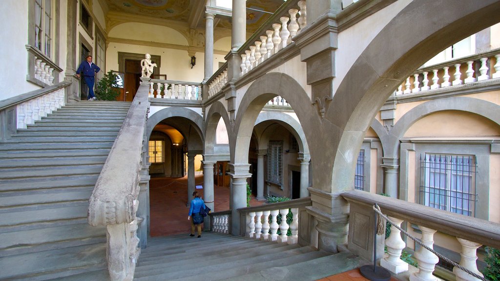 Palazzo Pfanner caracterizando um pequeno castelo ou palácio, vistas internas e arquitetura de patrimônio