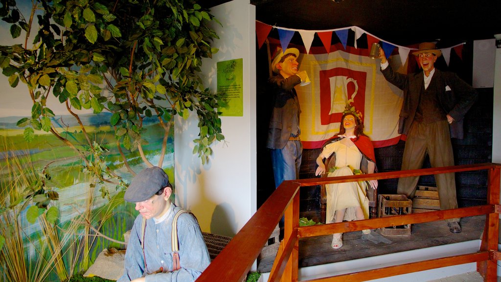 Hop Farm Family Park showing interior views