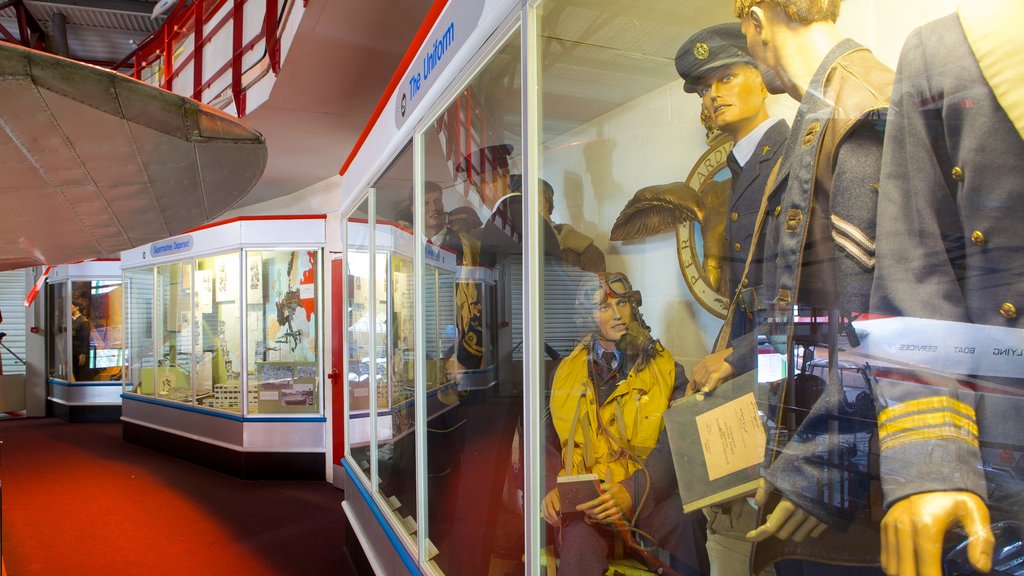 Museu Solent Sky mostrando aeronave e vistas internas