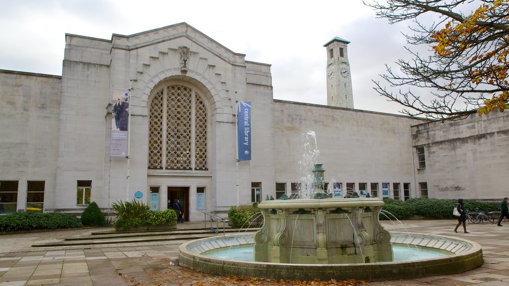 Southampton City Art Gallery showing a fountain, heritage architecture and a square or plaza