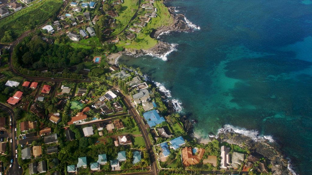 Kapalua Beach showing a coastal town