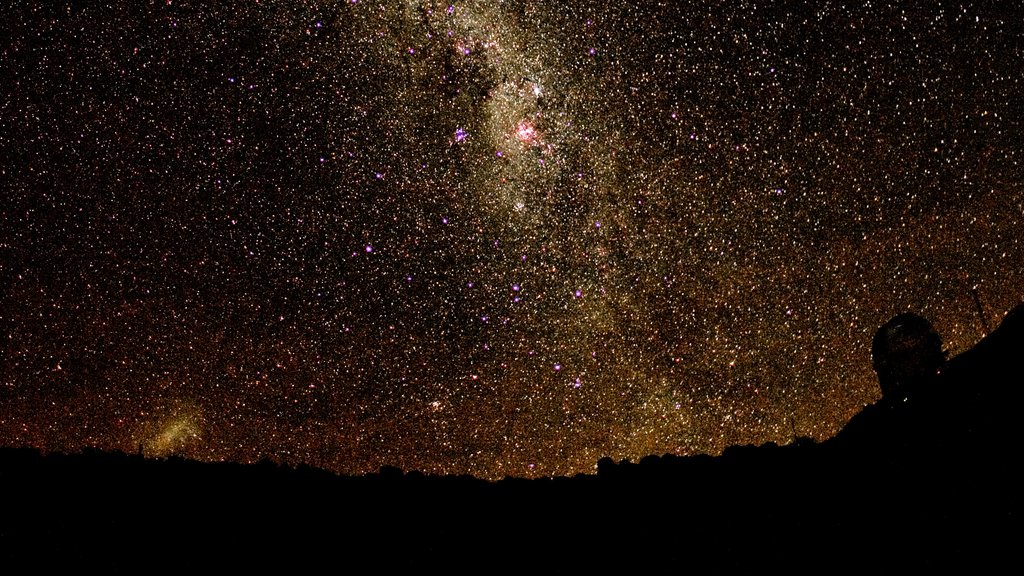 Kitt Peak National Observatory showing an observatory and night scenes