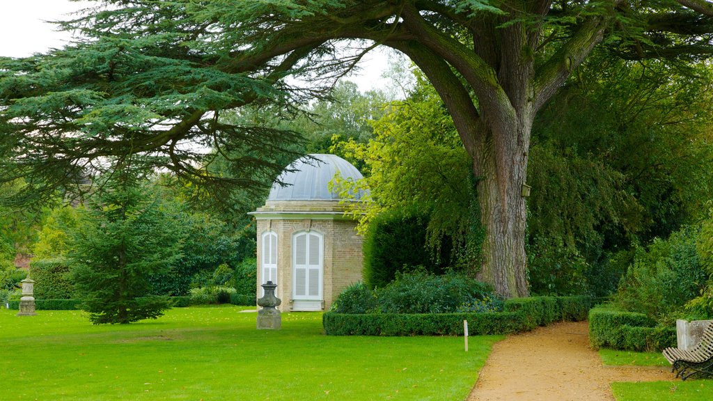 Bridge End Gardens featuring a garden