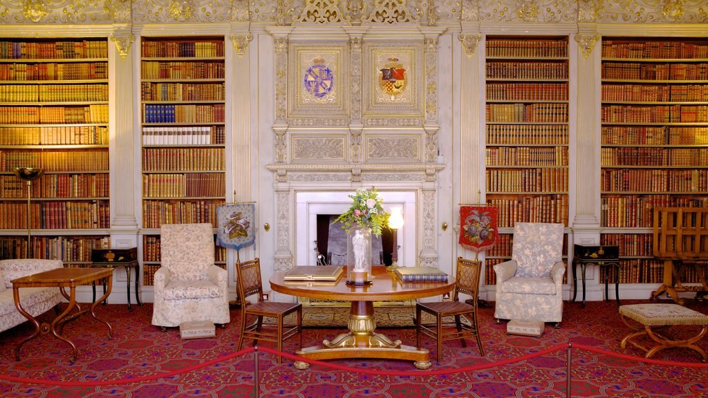 Saffron Walden showing heritage architecture, a house and interior views