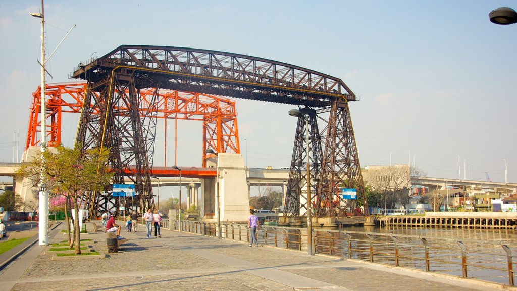 Avellaneda featuring a bridge