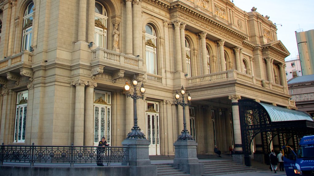 Teatro Colón mostrando elementos patrimoniales y arquitectura patrimonial