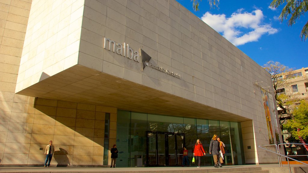 Museo de Arte Latinoamericano de Buenos Aires que incluye arquitectura moderna