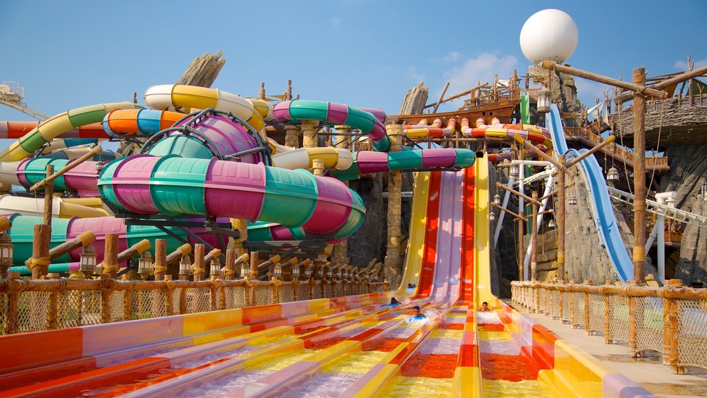 Wasserpark Yas Waterworld das einen Wasserpark