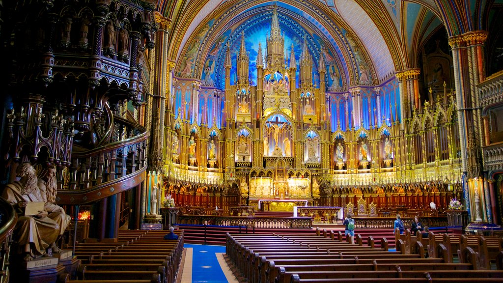 Basílica de Notre Dame caracterizando uma igreja ou catedral, elementos religiosos e vistas internas